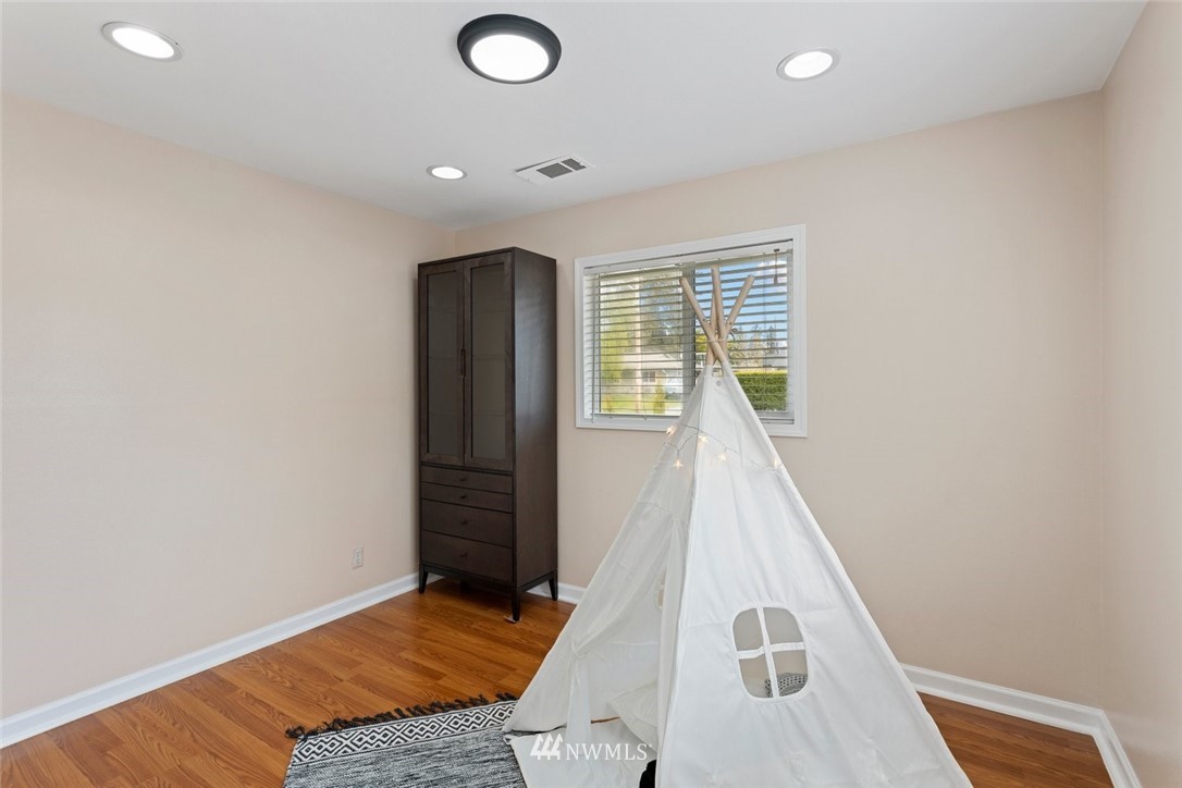 3907 Northeast 22nd Street Renton, WA 98056 - Photo 20 of 27