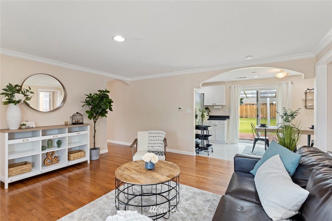 3907 Northeast 22nd Street Renton, WA 98056 - Photo 3 of 27