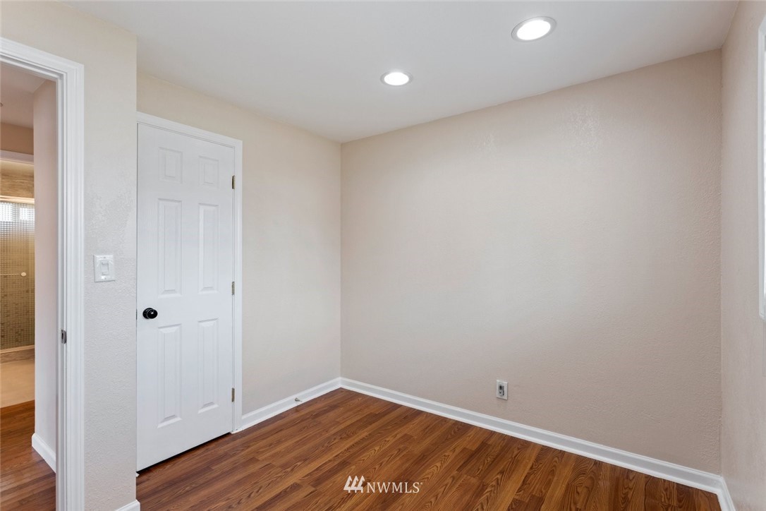 3907 Northeast 22nd Street Renton, WA 98056 - Photo 23 of 27