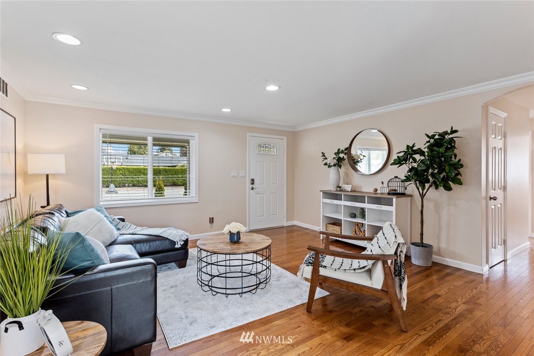 3907 Northeast 22nd Street Renton, WA 98056 - Photo 5 of 27