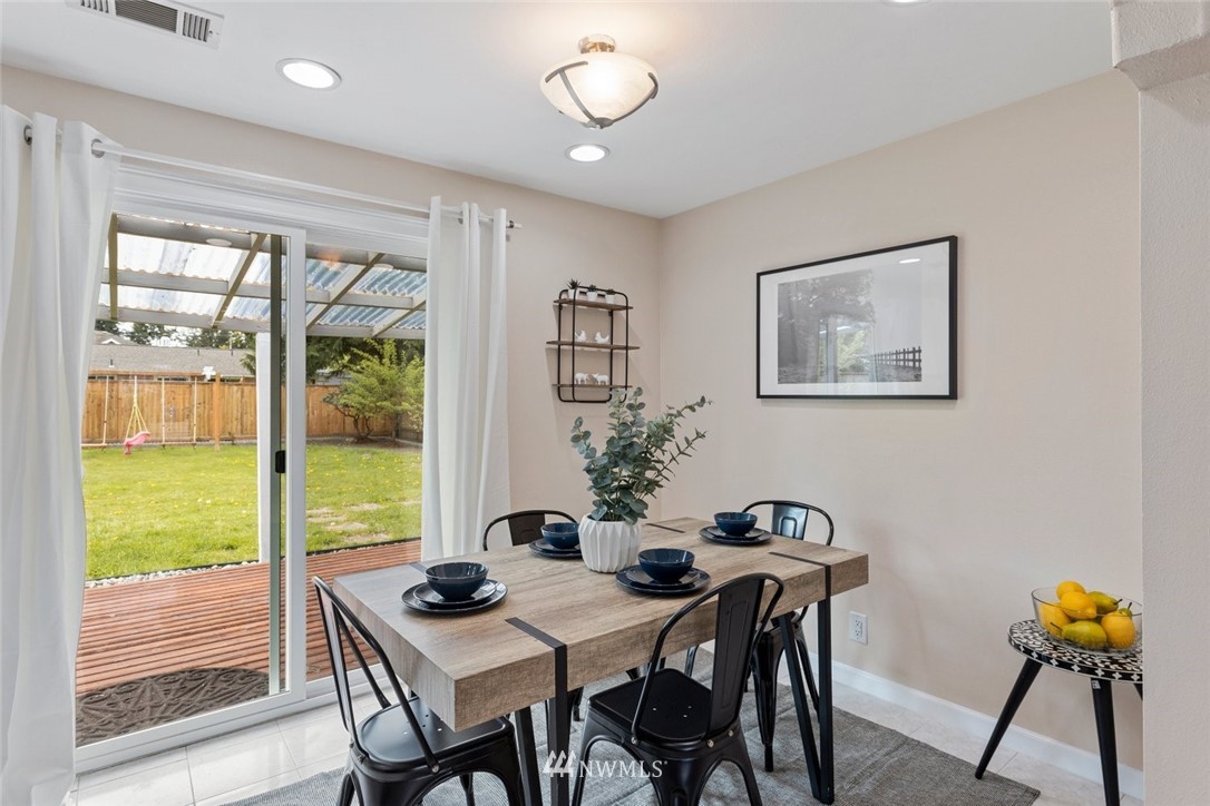 3907 Northeast 22nd Street Renton, WA 98056 - Photo 7 of 27