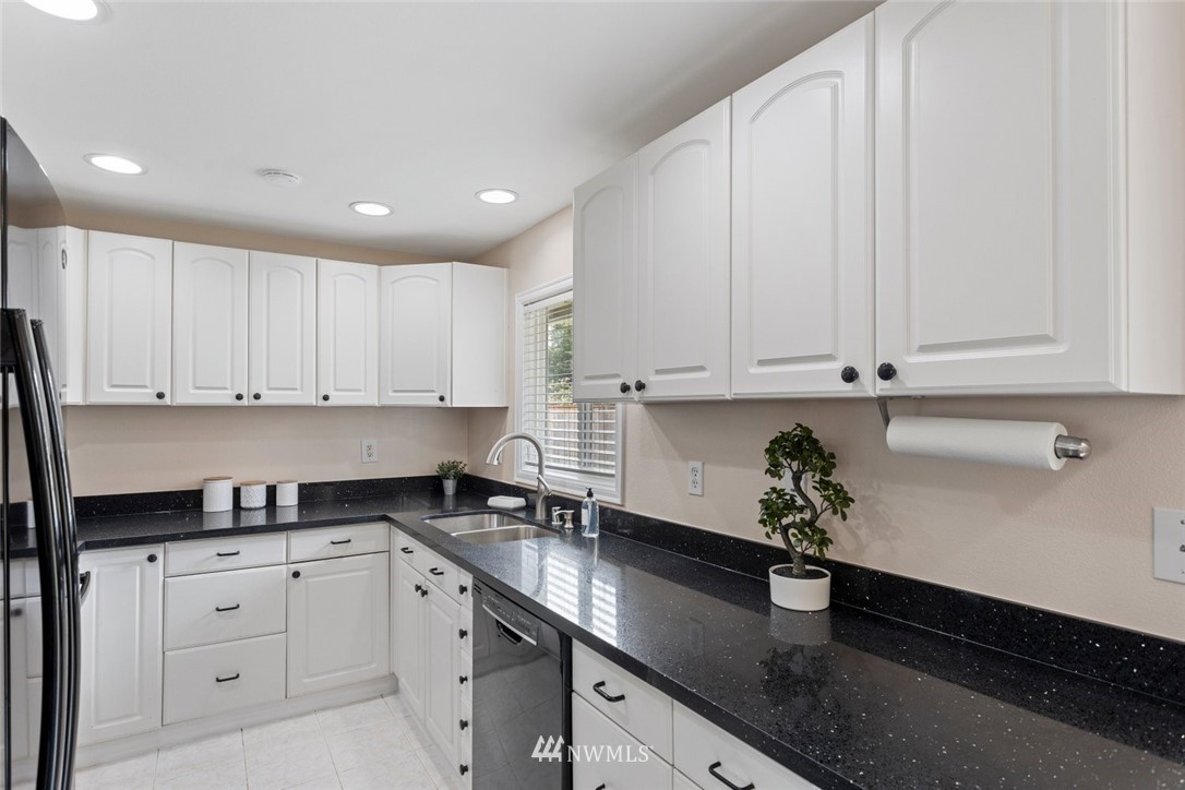 3907 Northeast 22nd Street Renton, WA 98056 - Photo 10 of 27