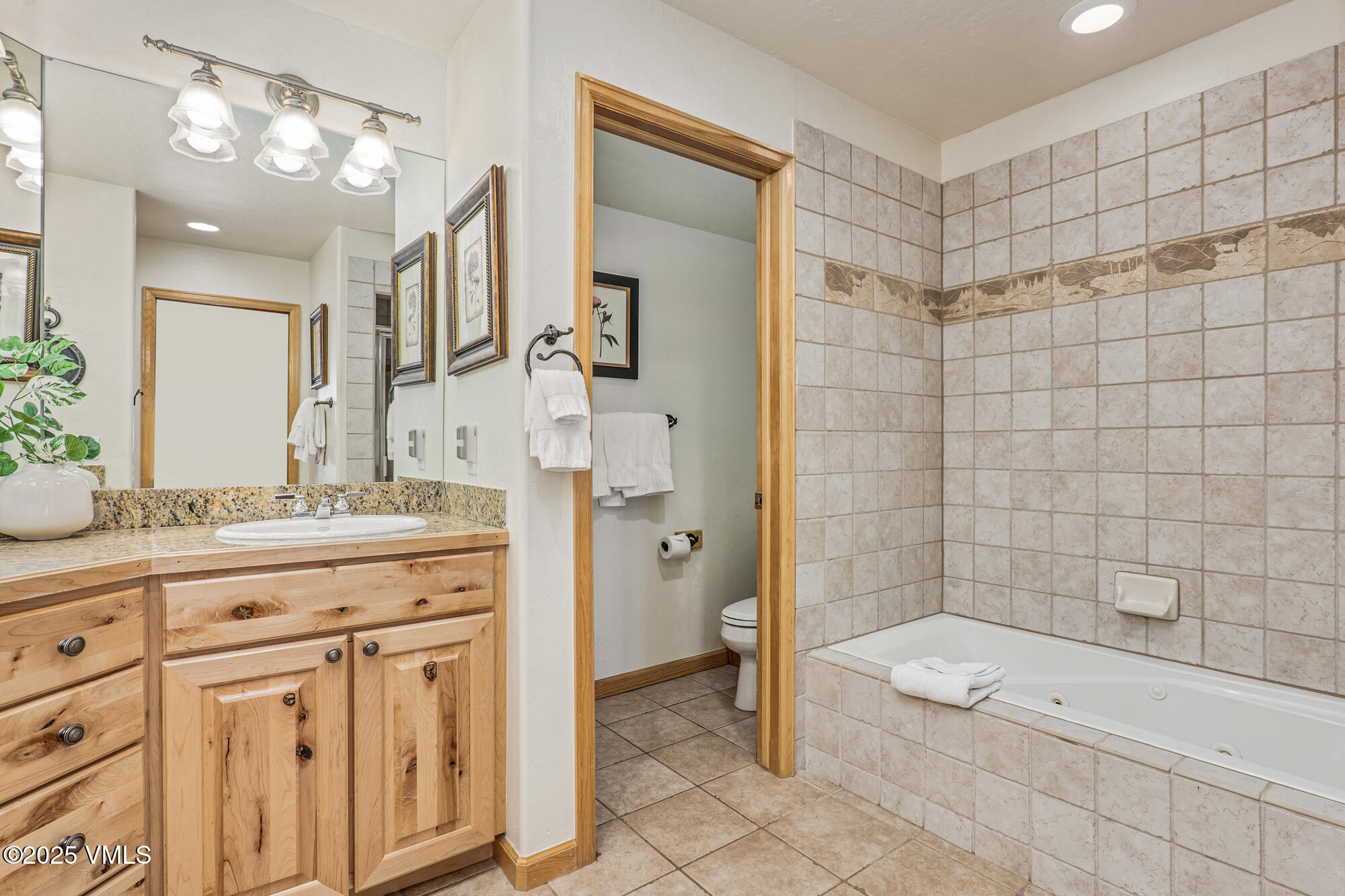1890 Lions Ridge Loop, Unit 11 Vail, CO 81657 - Photo 27 of 46 Main Bath