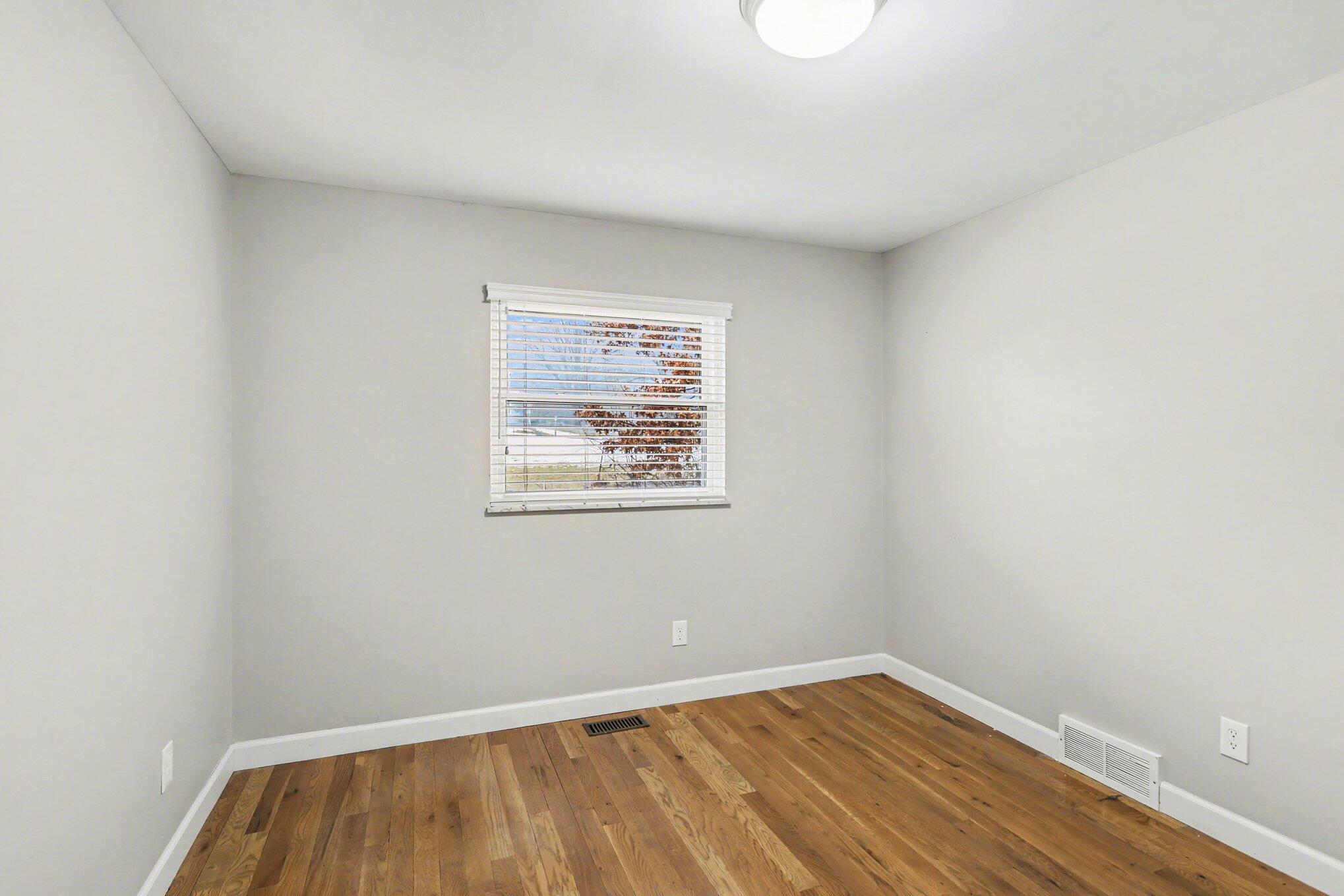 1575 Kellogg Road Brighton, MI 48114 - Photo 17 of 30 021_file_3214