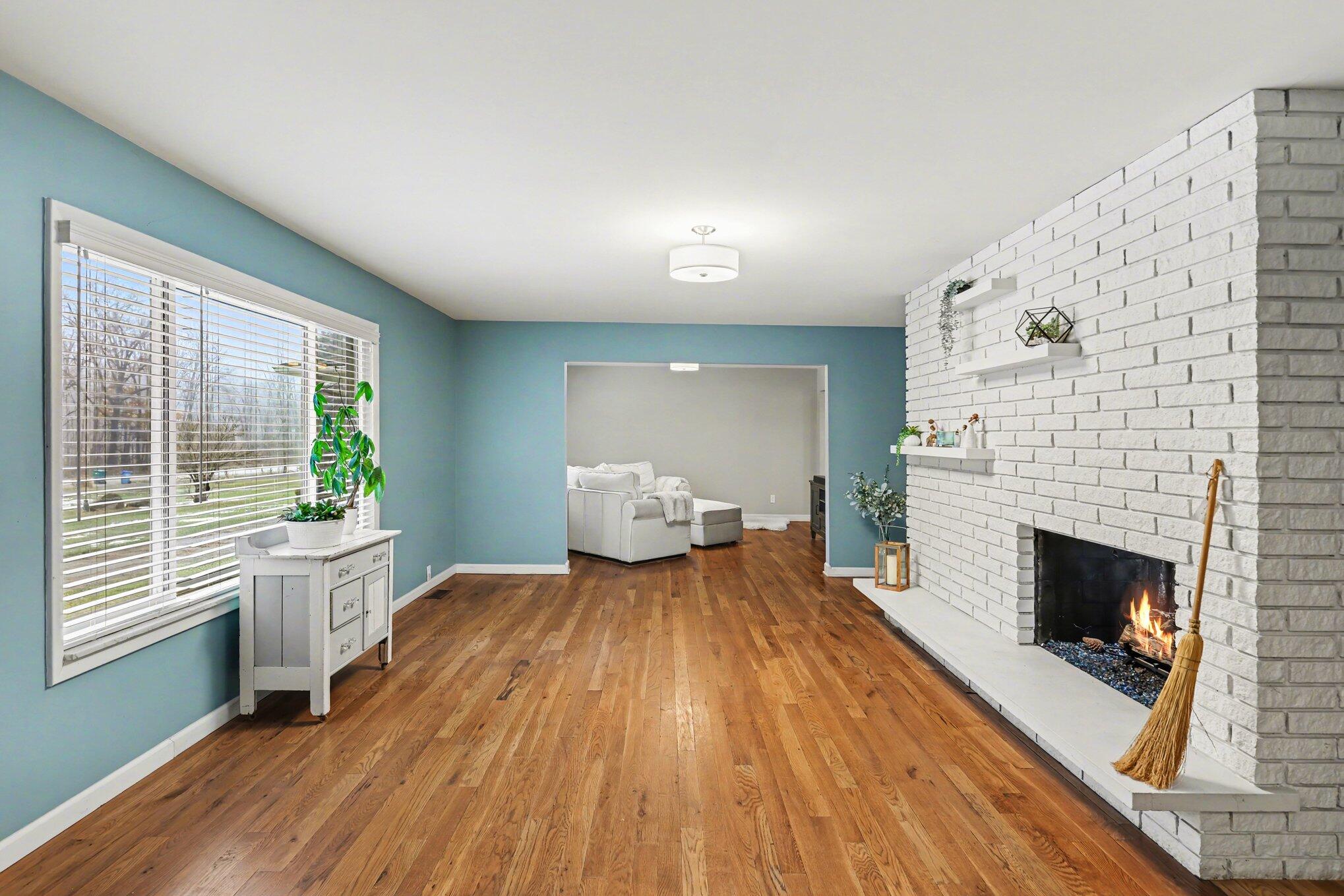 1575 Kellogg Road Brighton, MI 48114 - Photo 3 of 30 006_file_4490