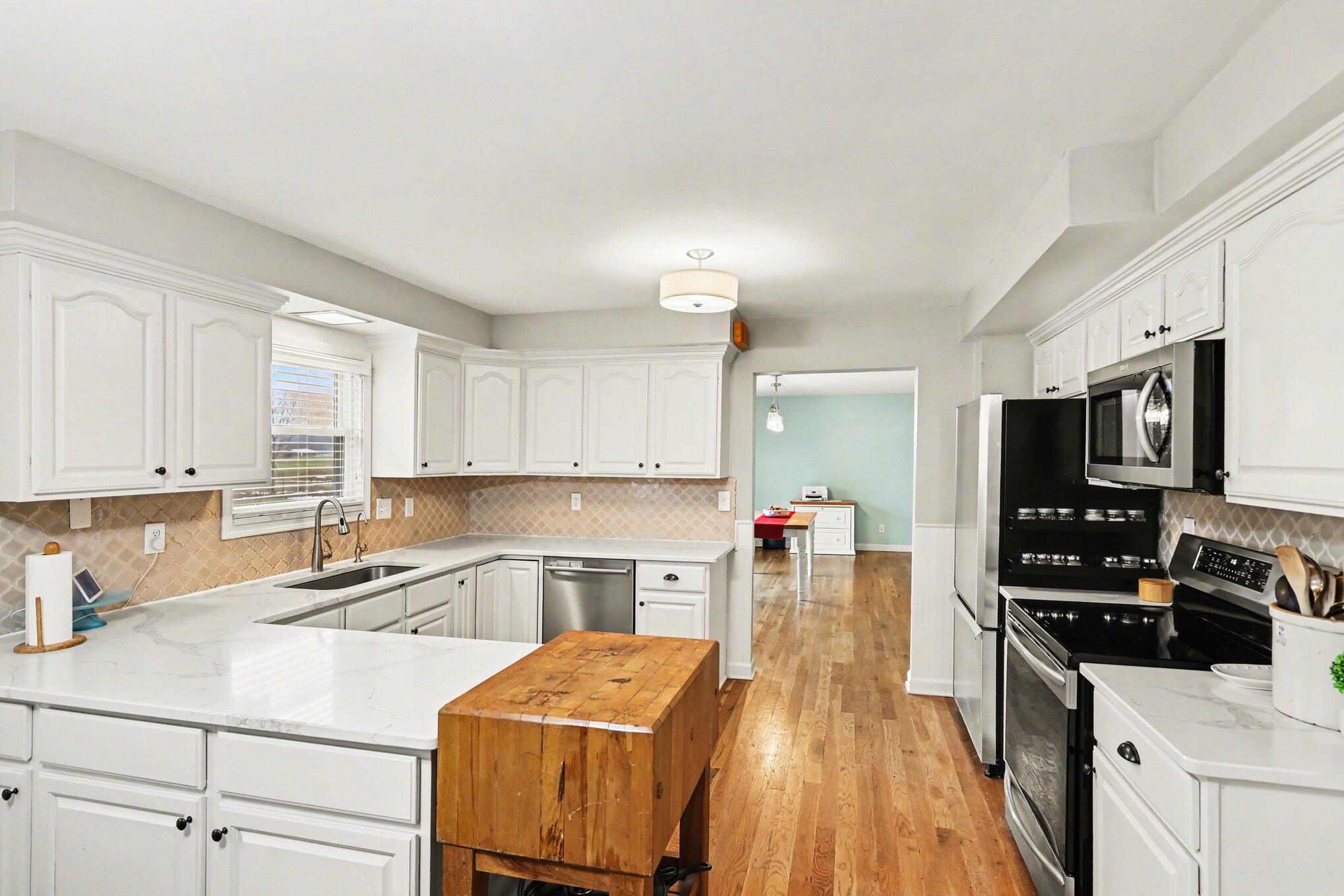 1575 Kellogg Road Brighton, MI 48114 - Photo 7 of 30 011_file_5569