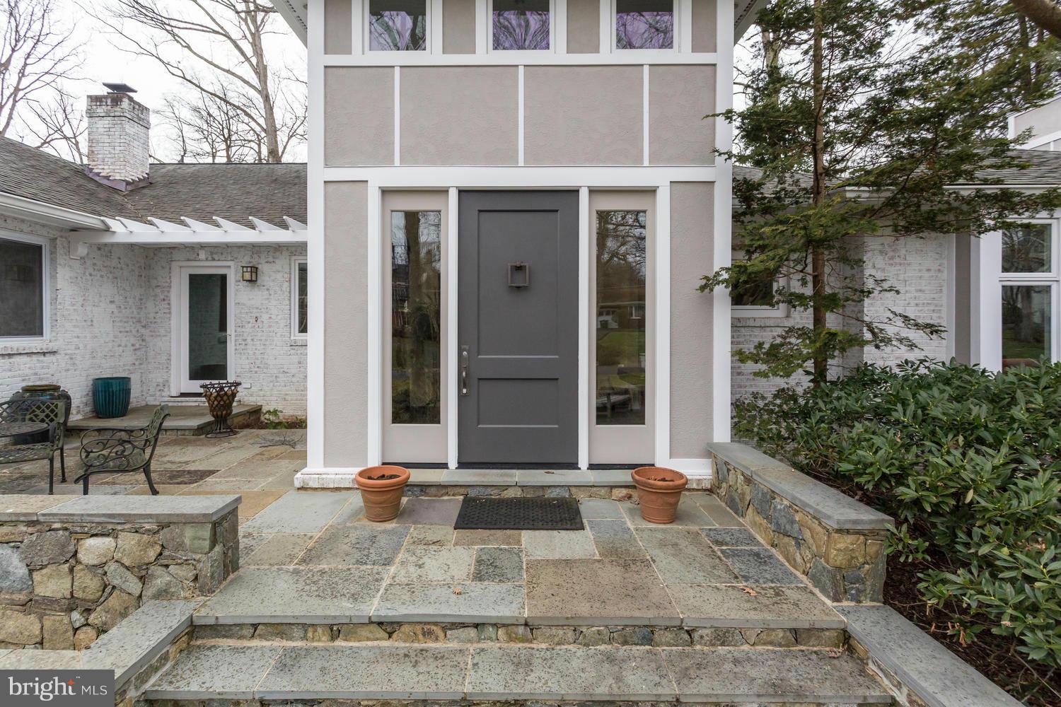 5931 Oakdale Road McLean, VA 22101 - Photo 3 of 30 Exterior (Front)