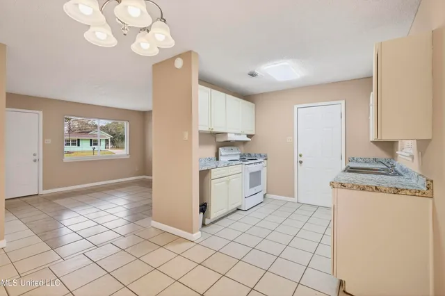 $119,000 | 3815 Pineview Drive, Pascagoula, MS 39581