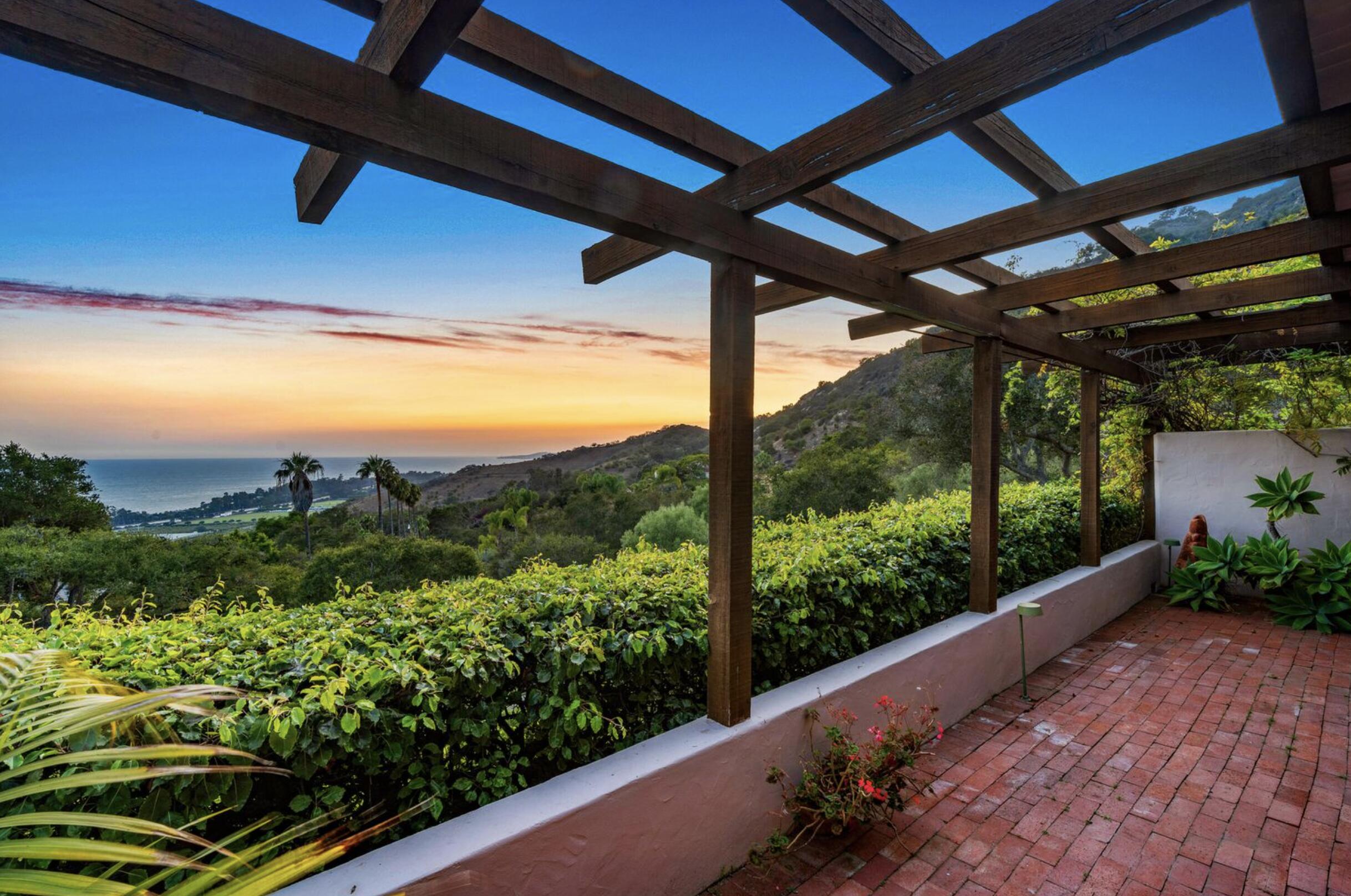 1986 Arriba Street Carpinteria, CA 93013 - Photo 4 of 28 a view of a porch