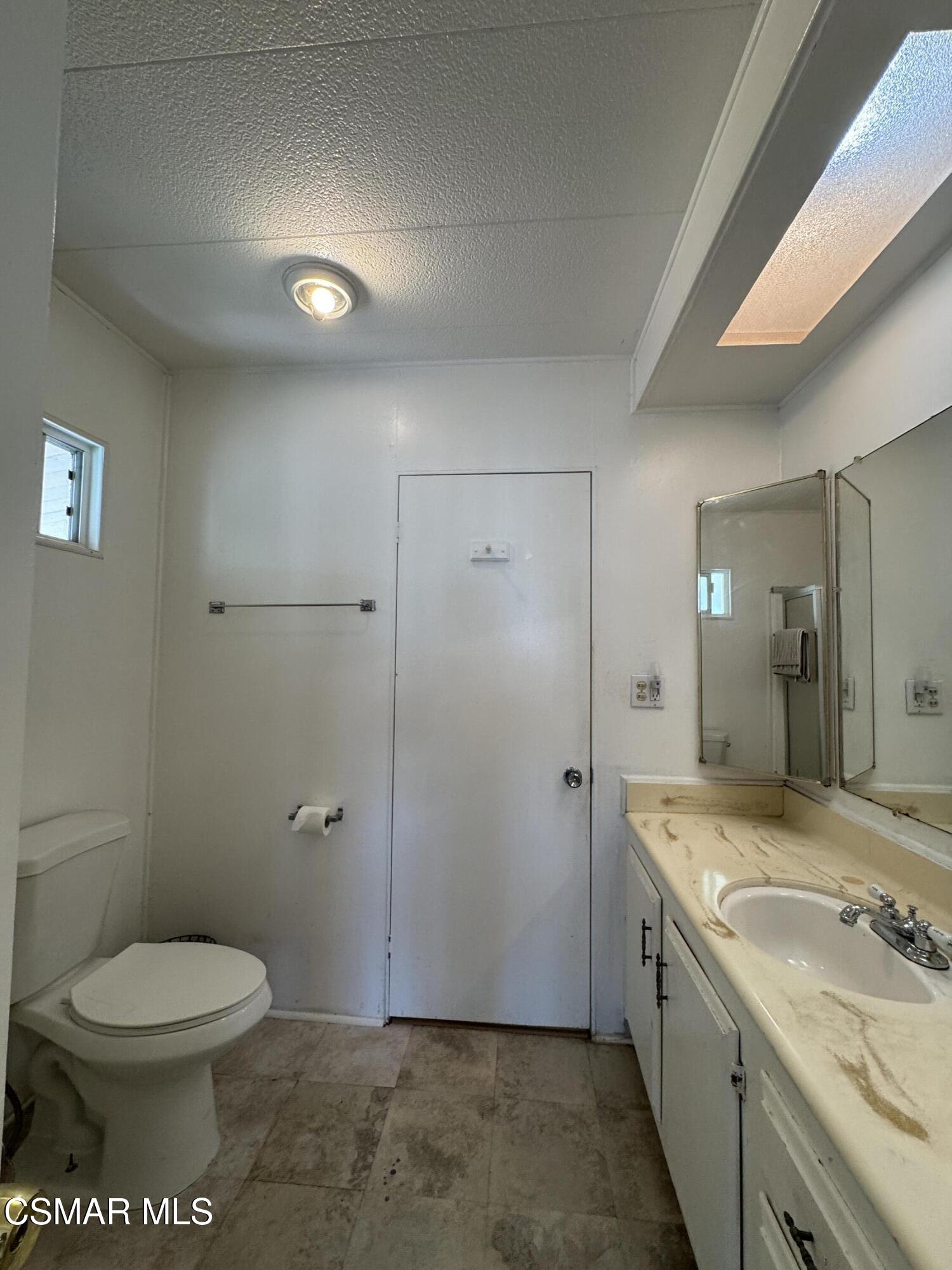 195 Tierra Rejada Road, Unit 160 Simi Valley, CA 93065 - Photo 17 of 35 IMG_1409