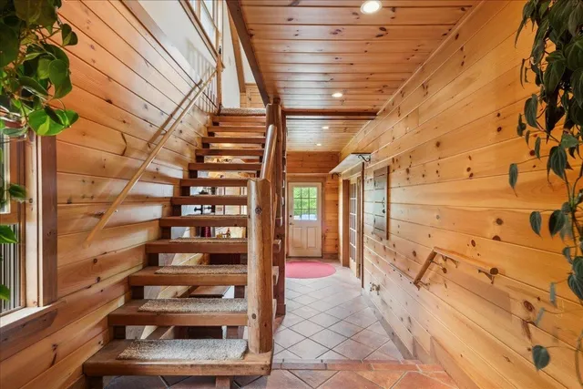 $999,999 | 154 Manley Hill Road, West Fairlee, VT 05045