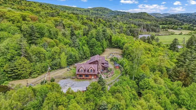 $999,999 | 154 Manley Hill Road, West Fairlee, VT 05045