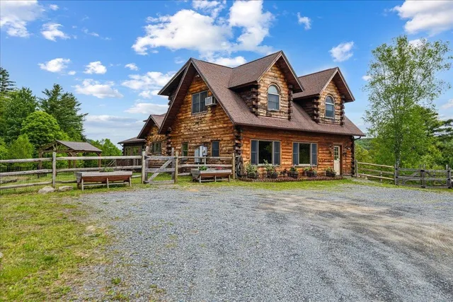 $999,999 | 154 Manley Hill Road, West Fairlee, VT 05045