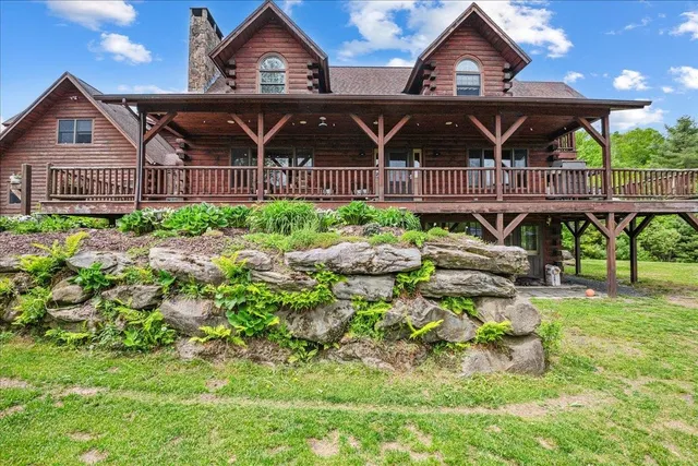 $999,999 | 154 Manley Hill Road, West Fairlee, VT 05045