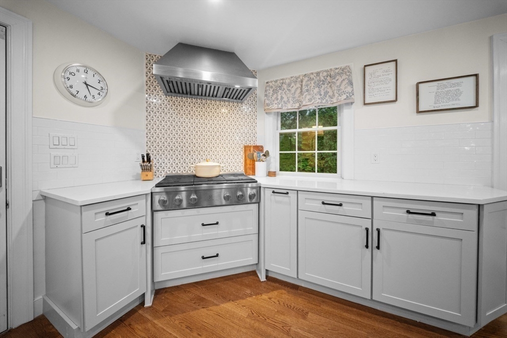 10 Juniper Hill Road Waltham, MA 02452 - Photo 9 of 40