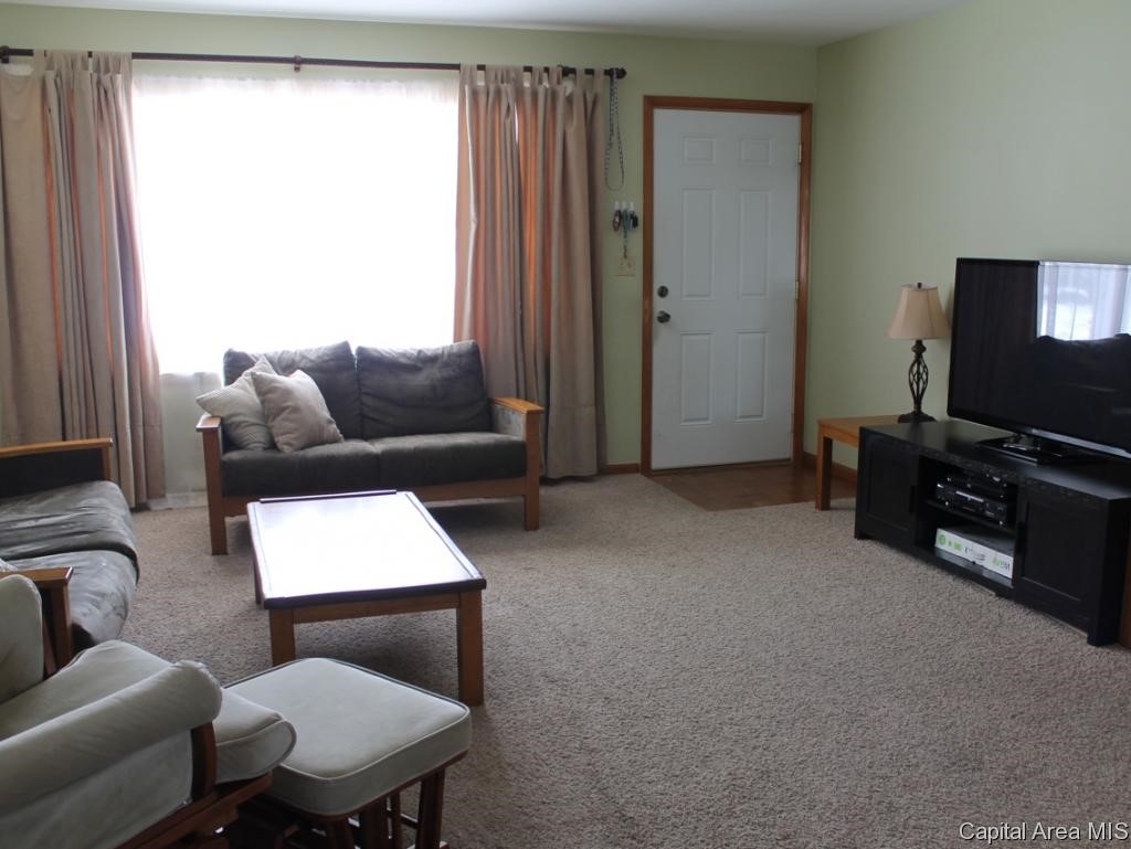 200 Cartwright Drive Springfield, IL 62702 - Photo 6 of 15