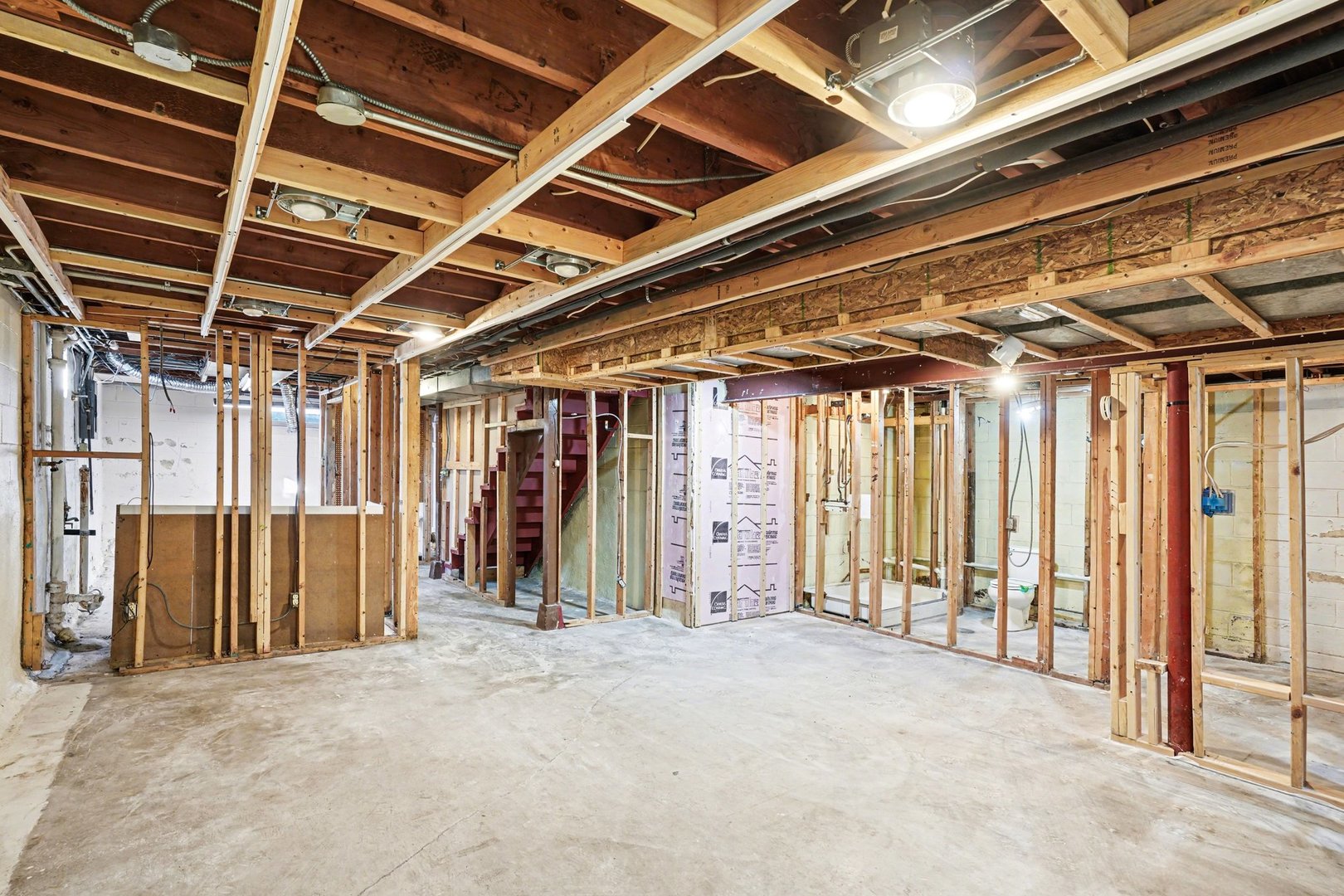 1124 West Hawkins Street Kankakee, IL 60901 - Photo 16 of 22 a view of an empty room