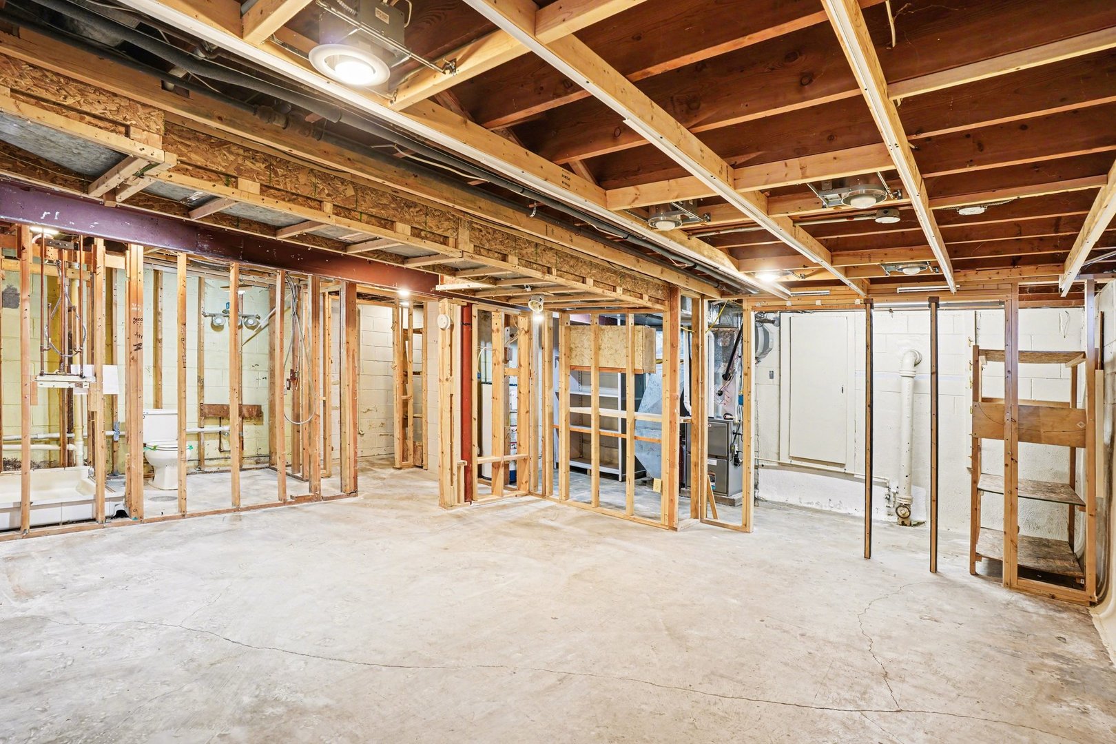 1124 West Hawkins Street Kankakee, IL 60901 - Photo 17 of 22 a view of an empty room