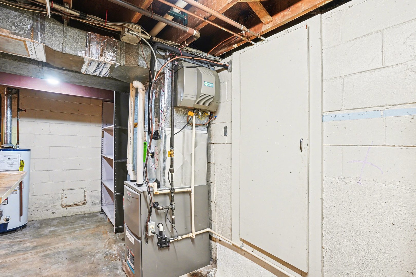 1124 West Hawkins Street Kankakee, IL 60901 - Photo 20 of 22 a view of a storage & utility room