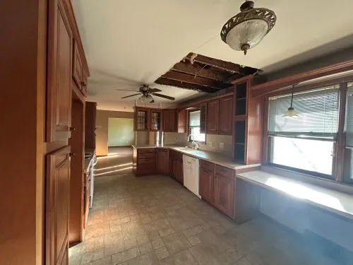 a view of a storage & utility room