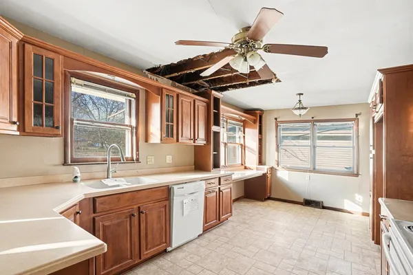 $198,000 | 1124 West Hawkins Street, Kankakee, IL 60901