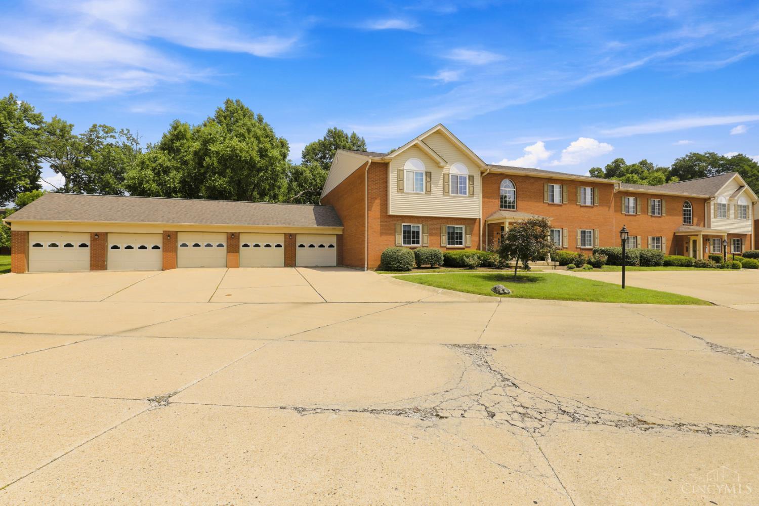 5654 Bridgetown Road, Unit 28 Cincinnati, OH 45248 - Photo 2 of 26