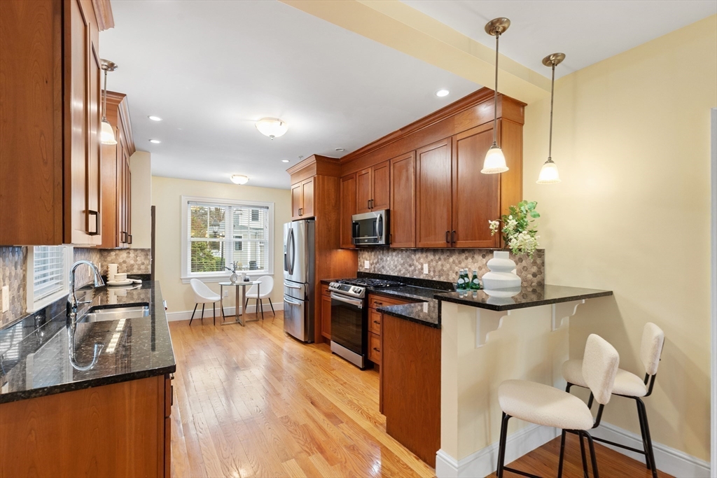 38 Courtyard Place, Unit 38 Lexington, MA 02420 - Photo 8 of 23