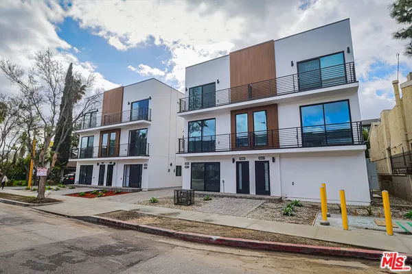 $4,120 | 11814 1/2 Gilmore Street, North Hollywood, CA 91606