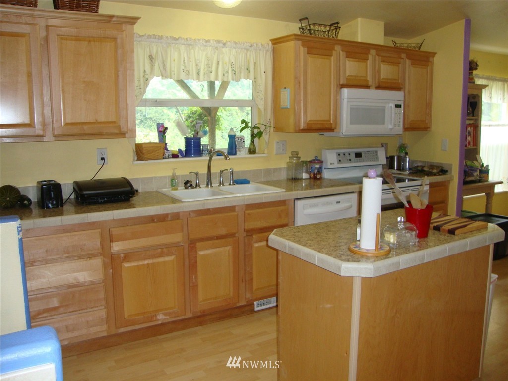 523 Carlson Road Snohomish, WA 98290 - Photo 5 of 23