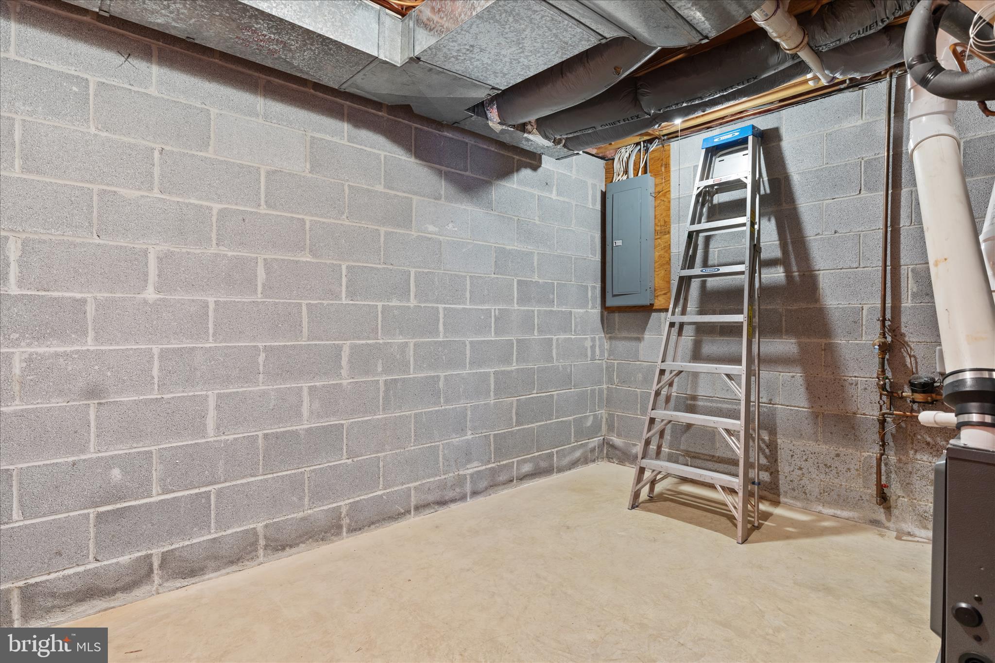 7239 Supinlick Ridge Road Mount Jackson, VA 22842 - Photo 23 of 39 a view of a room with wooden floor