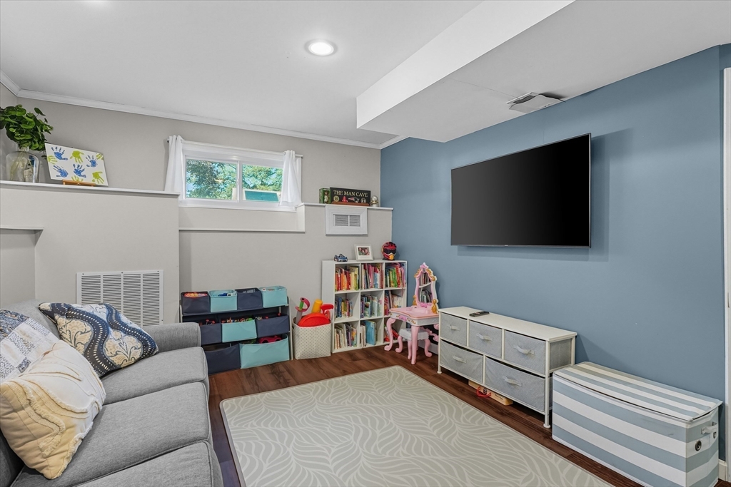 17 Oakvale Road Framingham, MA 01701 - Photo 26 of 42 Gallery Image 26