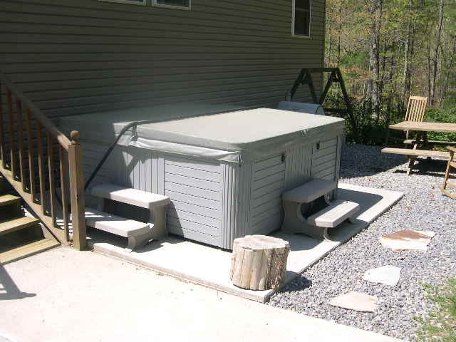 701 Wolfe Road Covington, VA 24426 - Photo 3 of 5 hot tub