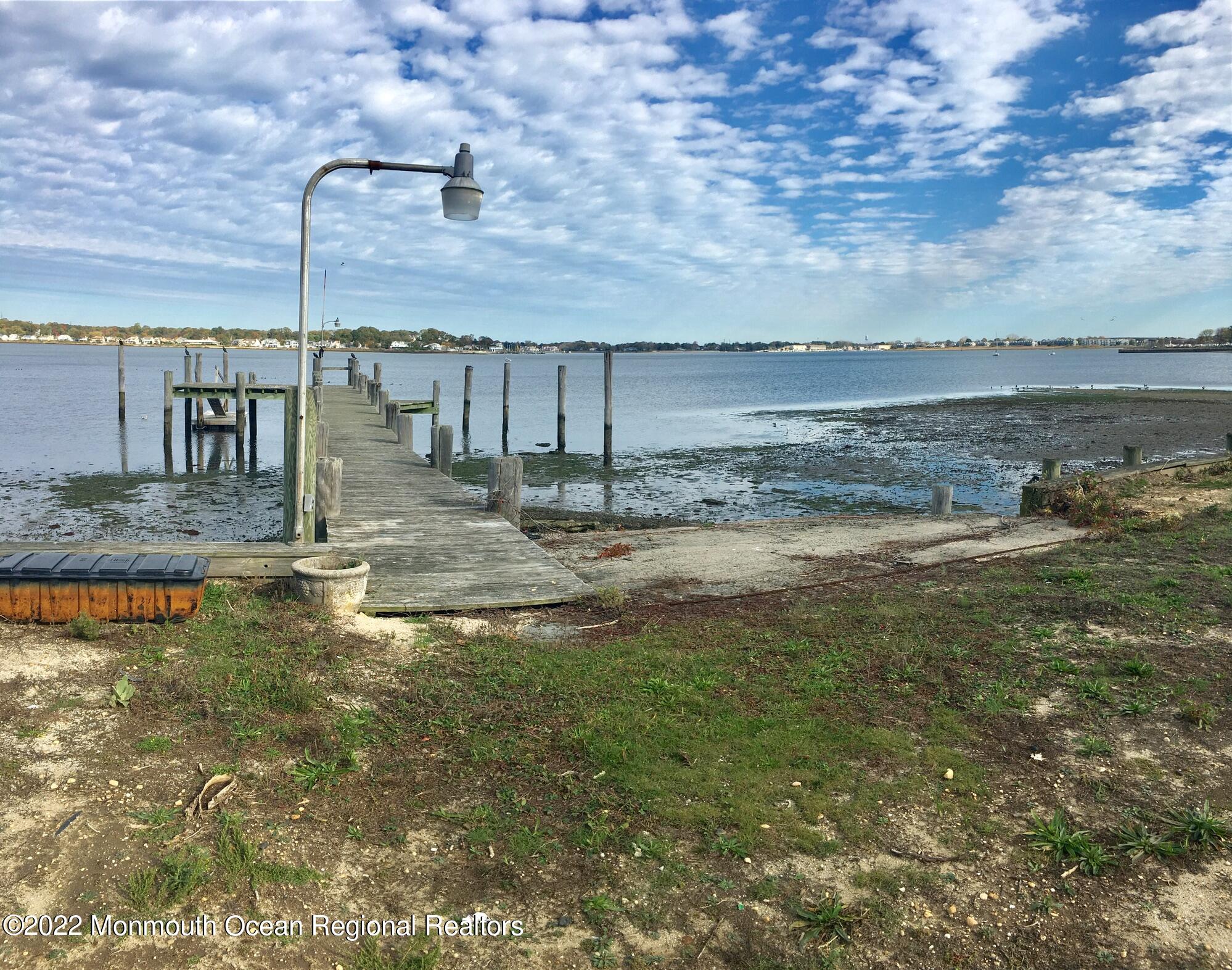 1737 Belmar Boulevard, Unit A Belmar, NJ 07719 - Photo 15 of 15 a view of a water fountain