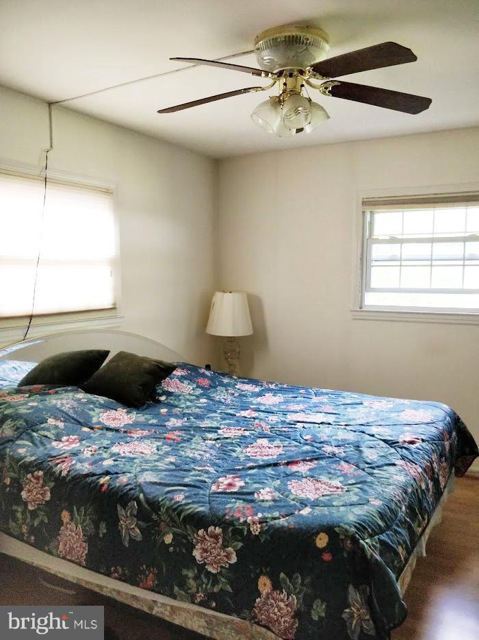 905 West Redwood Road Sterling, VA 20164 - Photo 4 of 8 Bedroom (Master)
