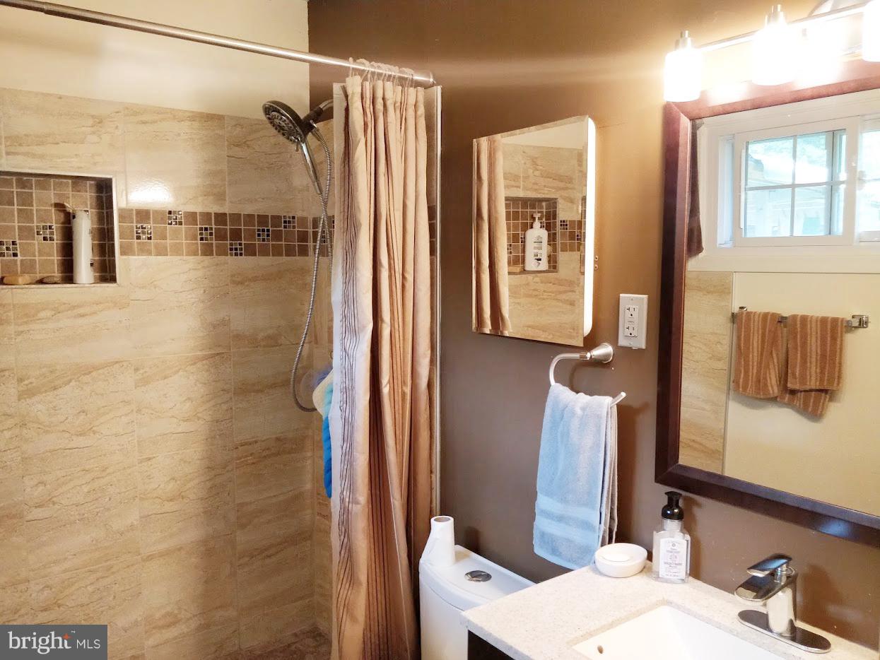 905 West Redwood Road Sterling, VA 20164 - Photo 6 of 8 Updated Master Bathroom