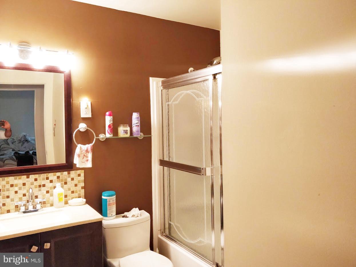 905 West Redwood Road Sterling, VA 20164 - Photo 7 of 8 Updated 2nd bathroom