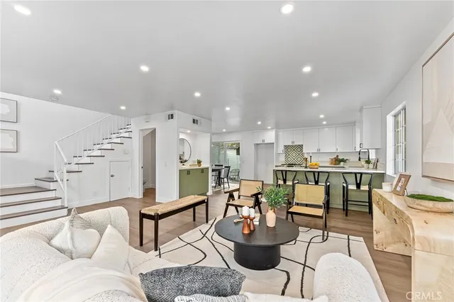 $980,500 | 619 North Wilson Avenue, Unit B, Pasadena, CA 91106