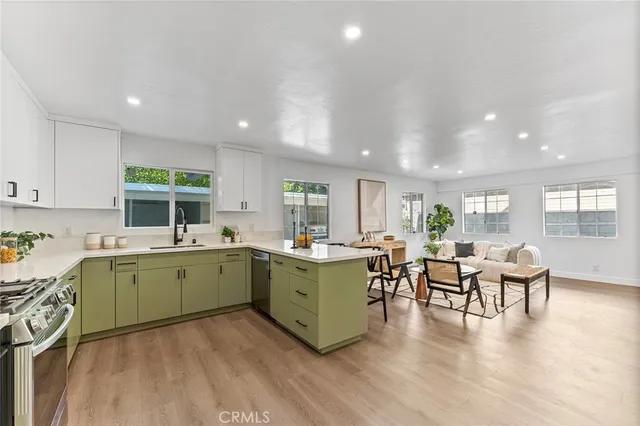 $980,500 | 619 North Wilson Avenue, Unit B, Pasadena, CA 91106