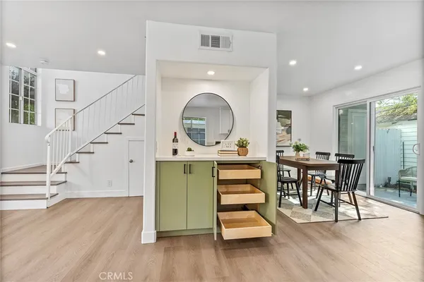 $899,000 | 619 North Wilson Avenue, Unit B, Pasadena, CA 91106