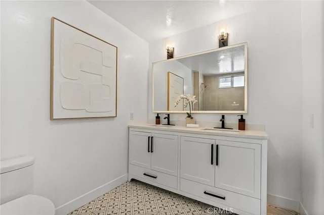 $980,500 | 619 North Wilson Avenue, Unit B, Pasadena, CA 91106