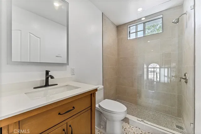 $980,500 | 619 North Wilson Avenue, Unit B, Pasadena, CA 91106