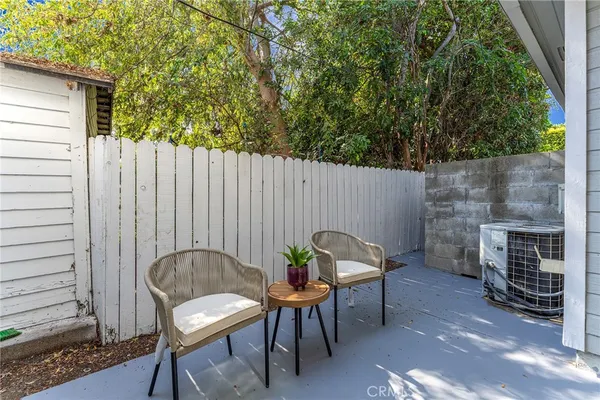 $899,000 | 619 North Wilson Avenue, Unit B, Pasadena, CA 91106