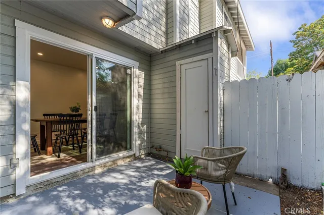 $980,500 | 619 North Wilson Avenue, Unit B, Pasadena, CA 91106