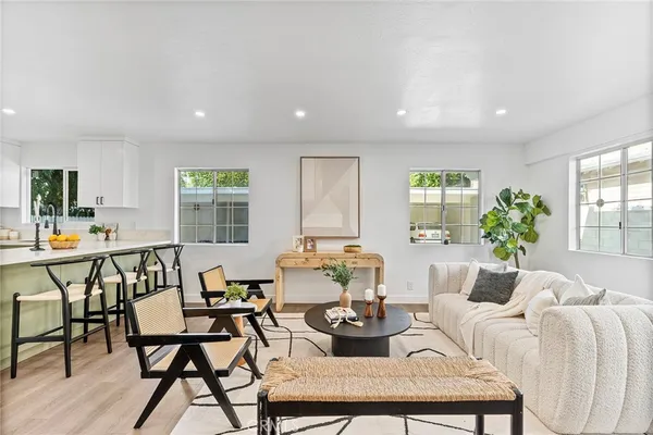 $899,000 | 619 North Wilson Avenue, Unit B, Pasadena, CA 91106