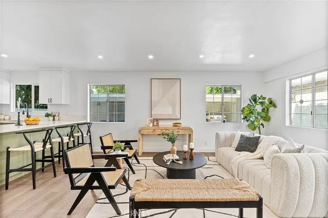 $980,500 | 619 North Wilson Avenue, Unit B, Pasadena, CA 91106