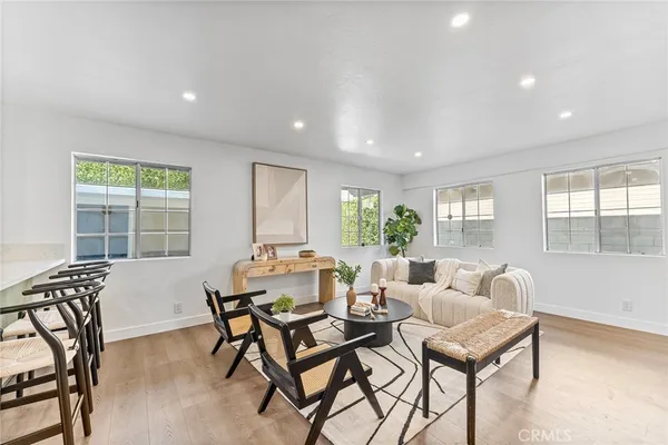 $899,000 | 619 North Wilson Avenue, Unit B, Pasadena, CA 91106