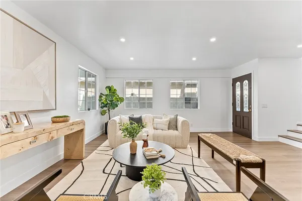 $899,000 | 619 North Wilson Avenue, Unit B, Pasadena, CA 91106