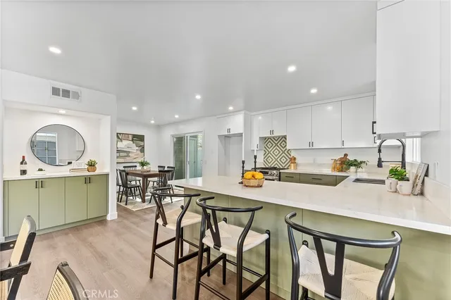 $980,500 | 619 North Wilson Avenue, Unit B, Pasadena, CA 91106