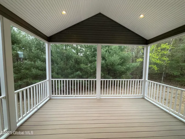 $949,000 | 15 Avalon Way, Wilton, NY 12866