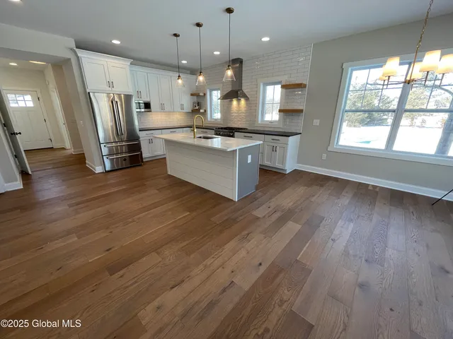 $949,000 | 15 Avalon Way, Wilton, NY 12866